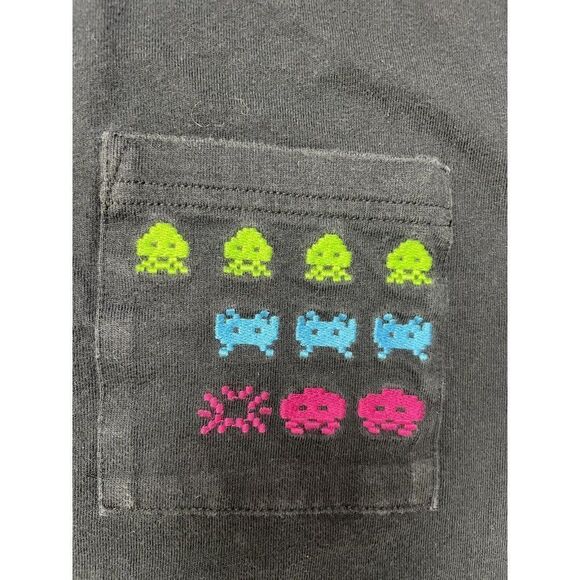 Uniqlo The Game By Taito Pocket T-shirt Men Medium Black Short Sleeve - Picture 2 of 5